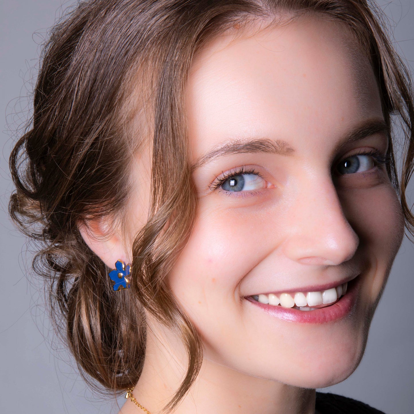 "BACHELOR'S BUTTON L" PORCELAIN STUD EARRINGS