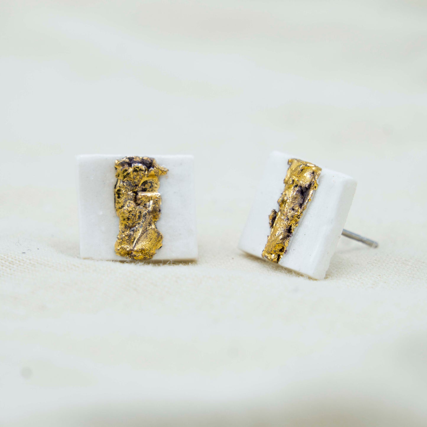 "GOLDEN GLACIER" PORCELAIN STUD EARRINGS