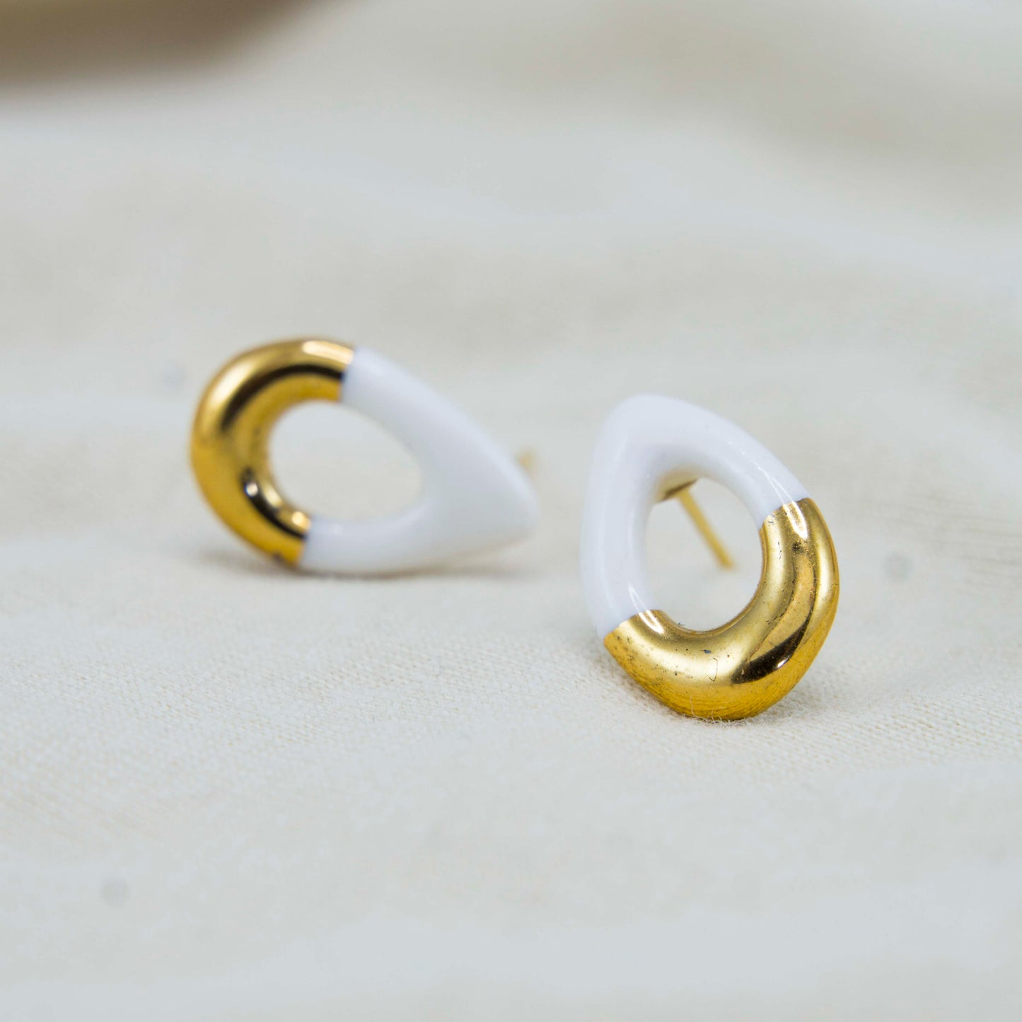 "GOLDEN TEARDROPS" PORCELAIN STUD EARRINGS