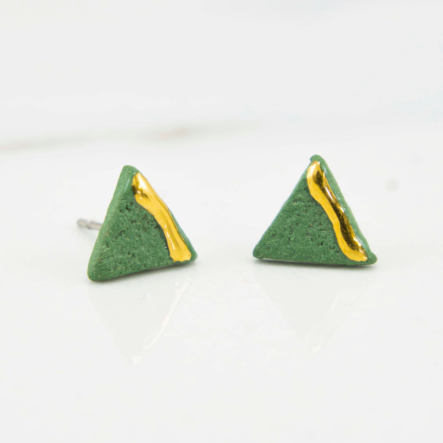 "EMERALD ELEGANCE" PORCELAIN STUD EARRINGS