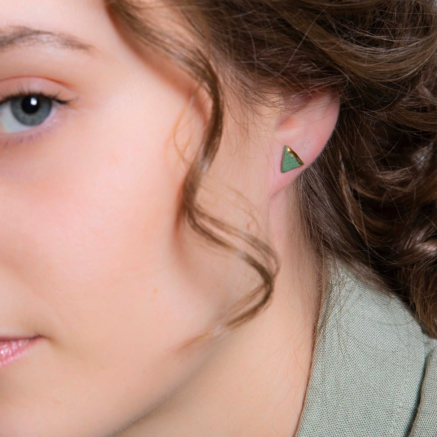 "EMERALD ELEGANCE" PORCELAIN STUD EARRINGS