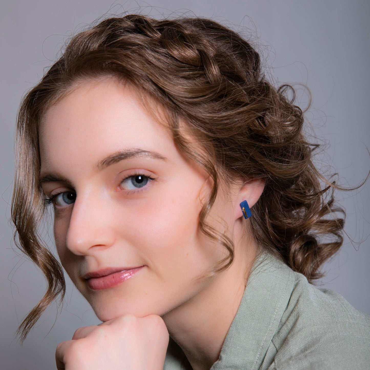 "GOLD ASCENT" PORCELAIN STUD EARRINGS