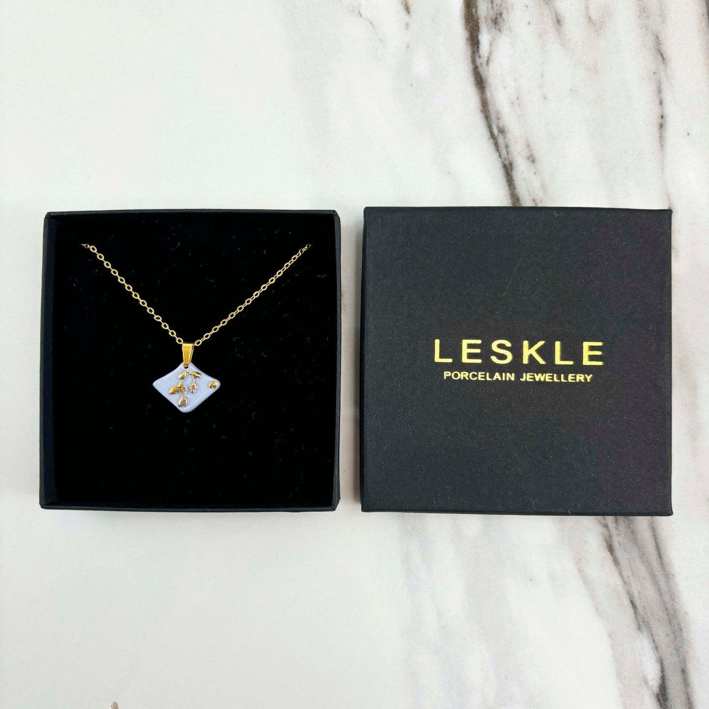 "BOTANICAL GOLD" PORCELAIN NECKLACE